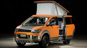 Дом на колесах из минивэна Mitsubishi Delica
